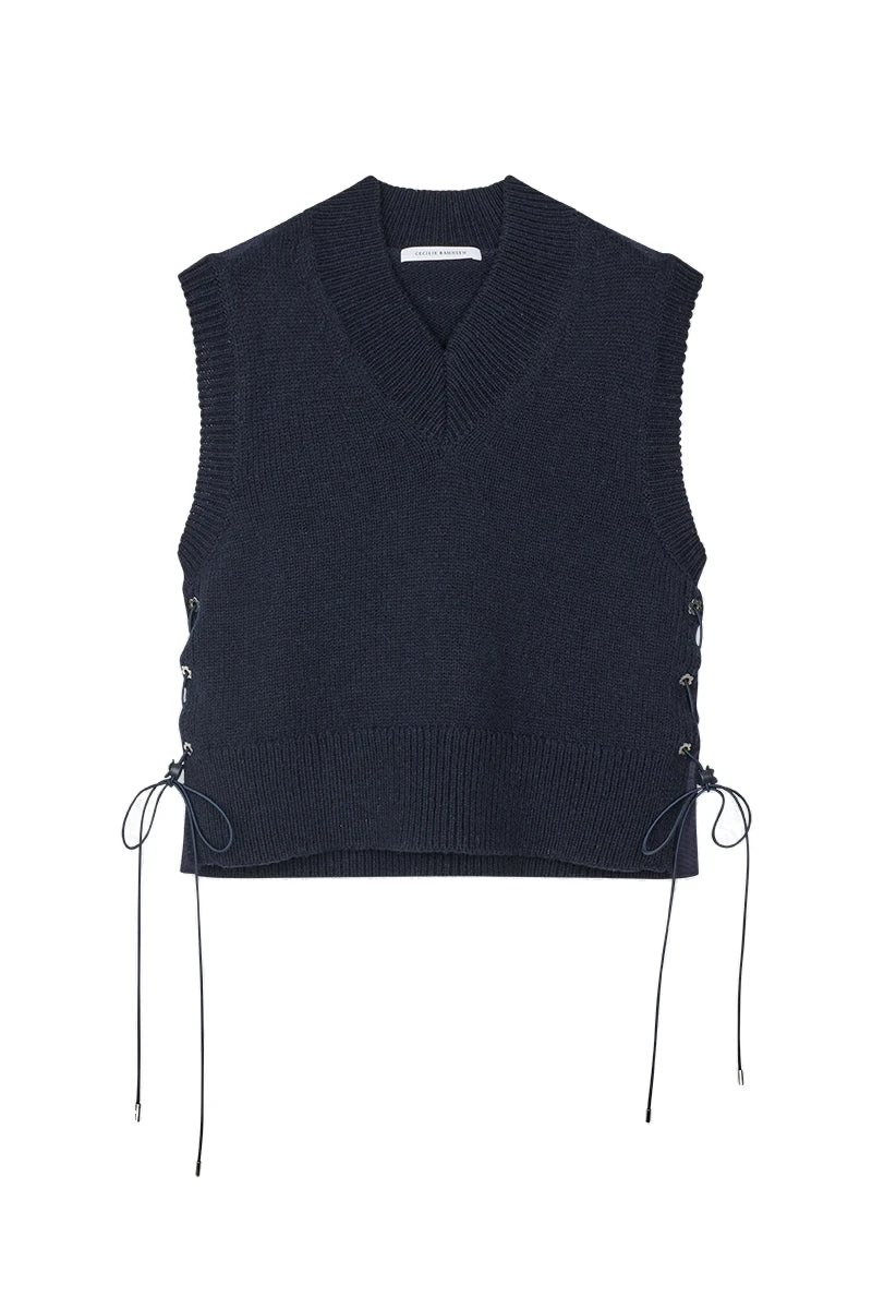 Fleetwood-Vest-in-Navy-Cecilie-Bahnsen-Jackets-white Cecilie Bahnsen vest
