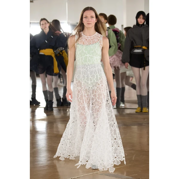 Fowe gown