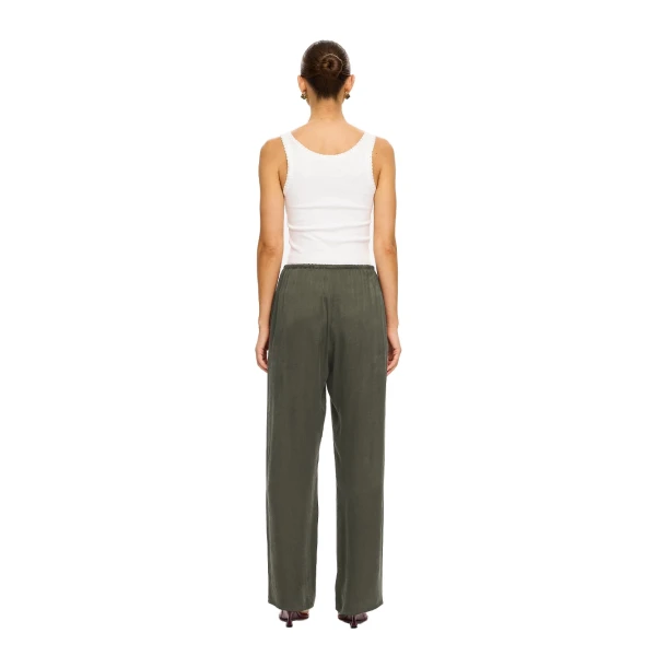 KIVARI Blythe Pant in Dark Green, view 4