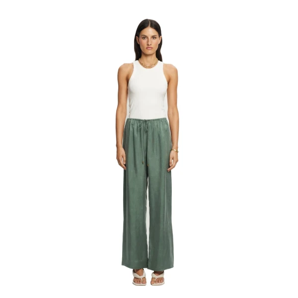 KIVARI Blythe Pant in Emerald Green, view 2