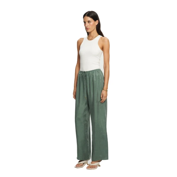 KIVARI Blythe Pant in Emerald Green, view 3