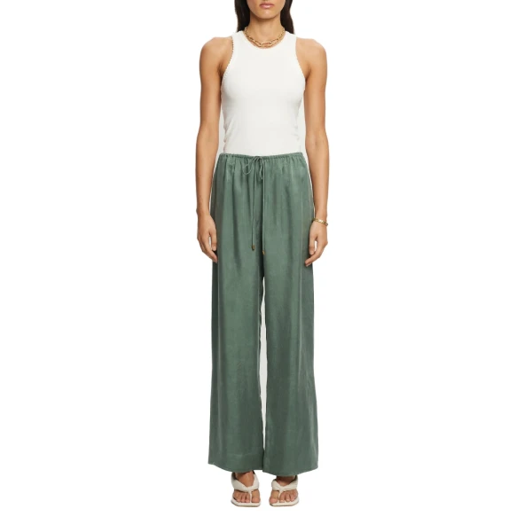 KIVARI Blythe Pant in Emerald Green, view 6