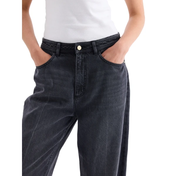 KIVARI Dylan Barrel Jean in Black, view 5