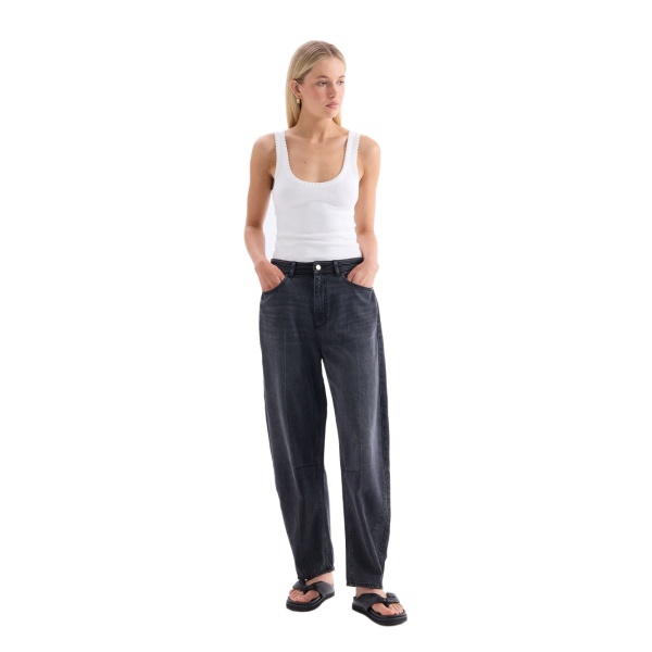KIVARI Dylan Barrel Jean in Black