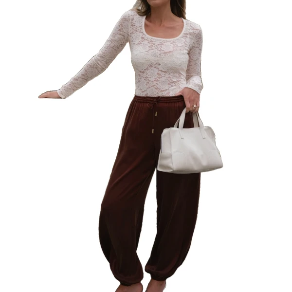 KIVARI Jaxon Balloon Pant in Chocolate, view 3