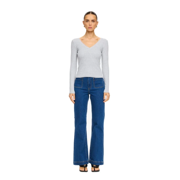 KIVARI Tallulah V Neck Top in Grey, view 3