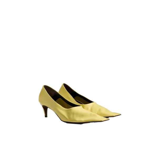 Marlene Low Pump in Pale Yellow - Image 6