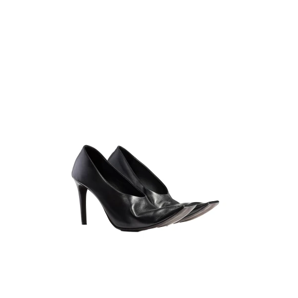 Marlene Pump in Black Glazed Leather - Image 2