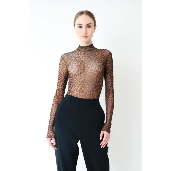 LaPointe tops