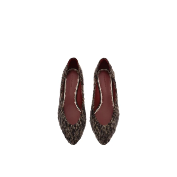 Almond pumps in brown loom - Image 3