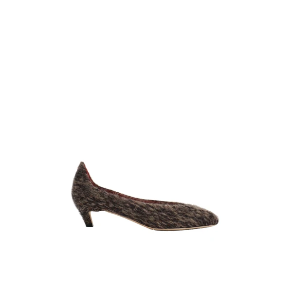 Almond pumps in brown loom