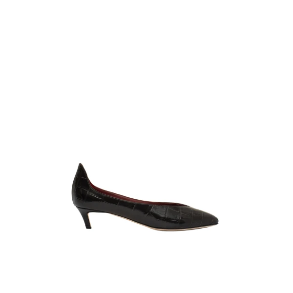 Almond pumps in croco-embossed leather