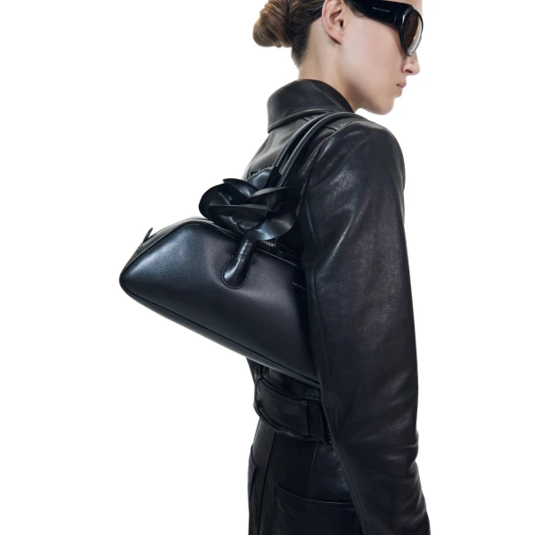 Brigitte trapeze bag in black leather and silver - Image 6