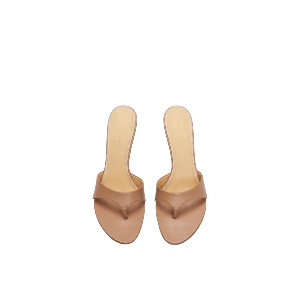 Leather thong sandals in nude - Image 3