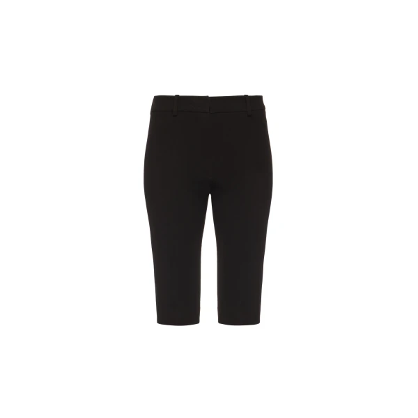Tailored knee-length fitted pants in black