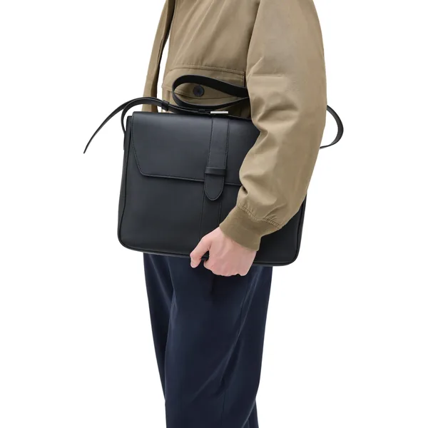 Oroton Nicholas messenger