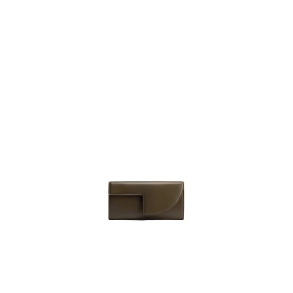 Chain Patou clutch in Winter Moss leather