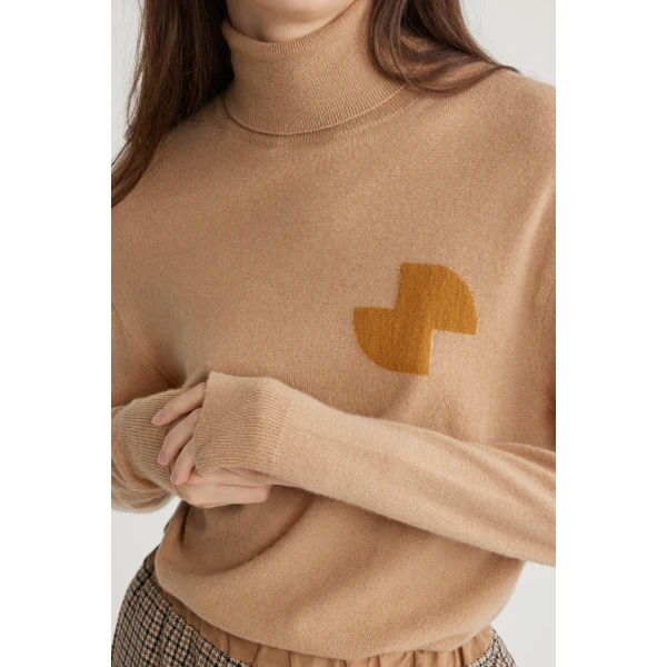 JP turtleneck jumper in Biscuit sustainable wool and cashmere - Image 4