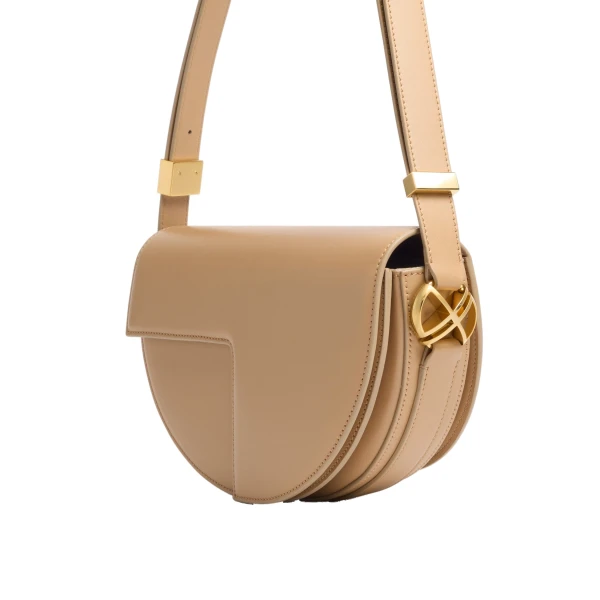 Le Patou leather bag in Sand - Image 2