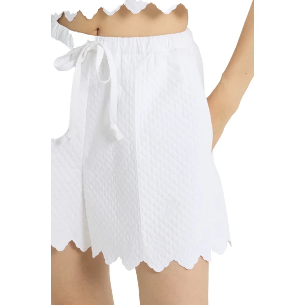 Summer shorts in White quilted sustainable viscose blend - Image 4