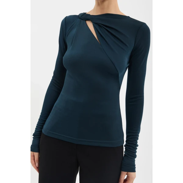 17% nylon and 5% elastane
