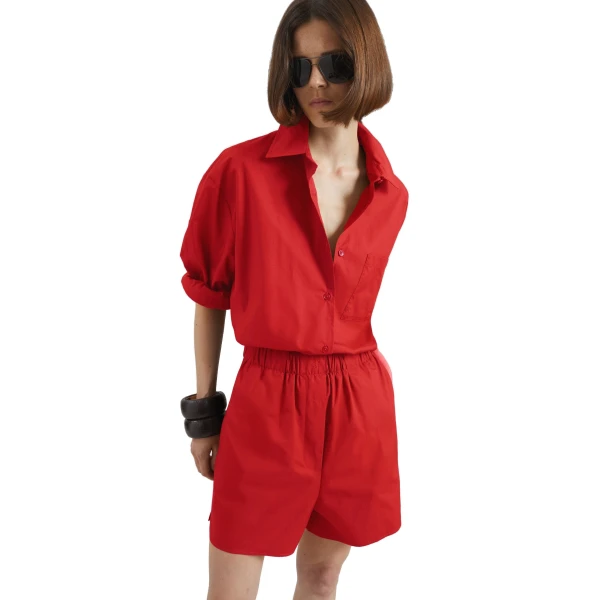 red shorts