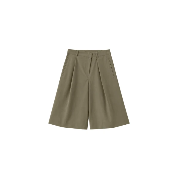 Rove Pleated Bermuda Shorts in Olive