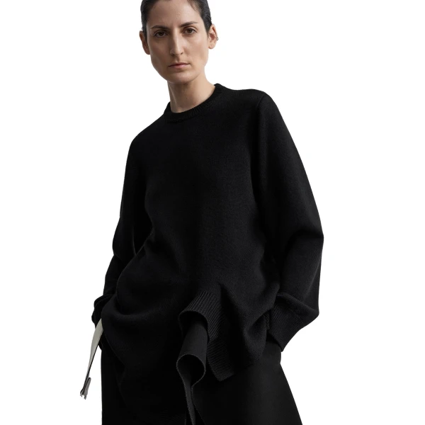 Toteme Asymmetric cashmere knit in Black, view 5