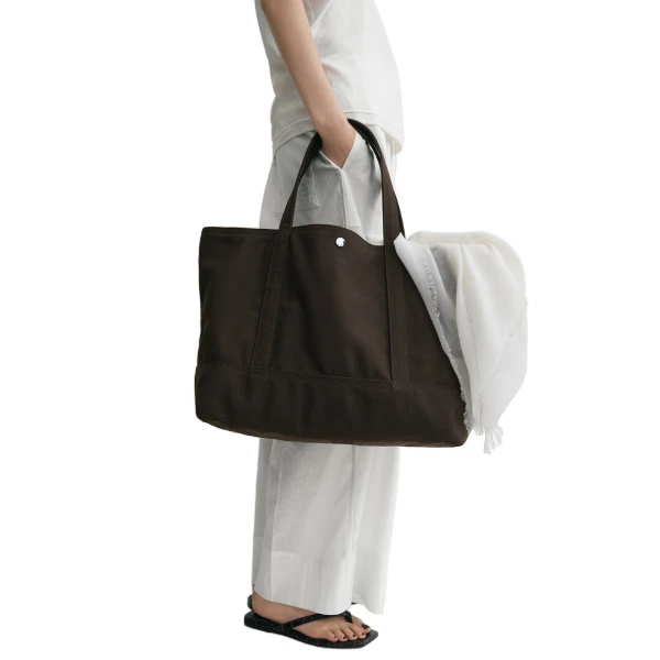 Beach tote in Dark brown - Image 2