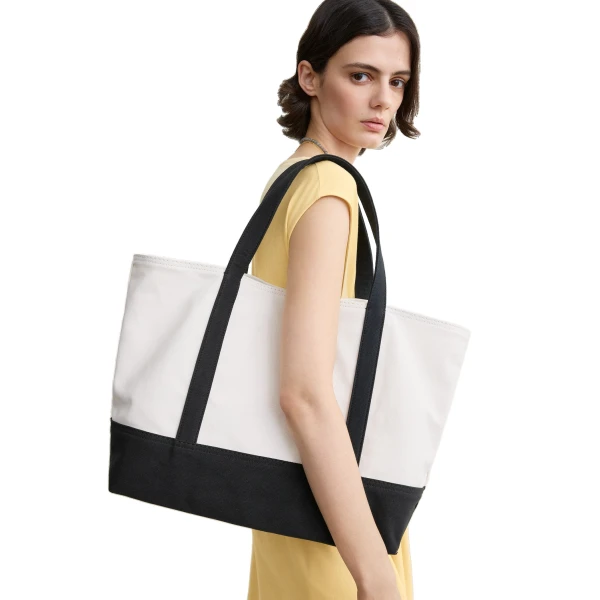 Beach tote in Ecru / Black - Image 3