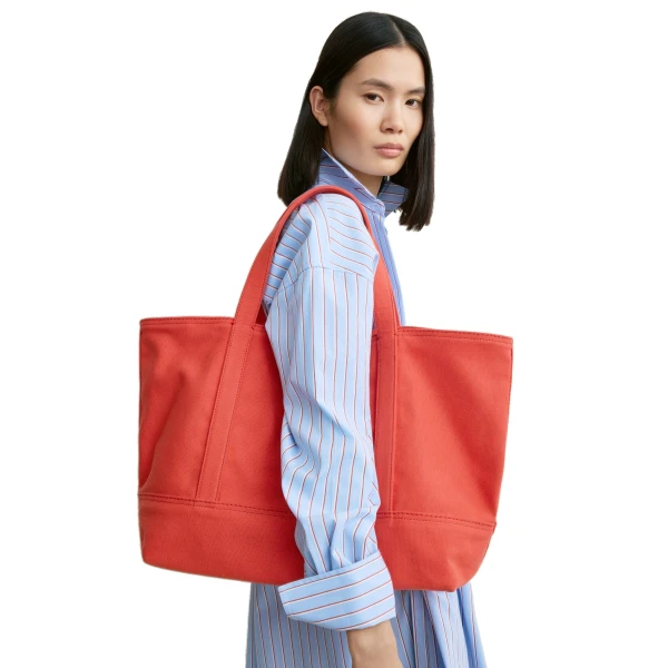 Beach tote in Red - Image 2