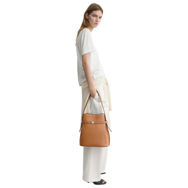 Belted grained-leather bucket bag in Tan - Image 3