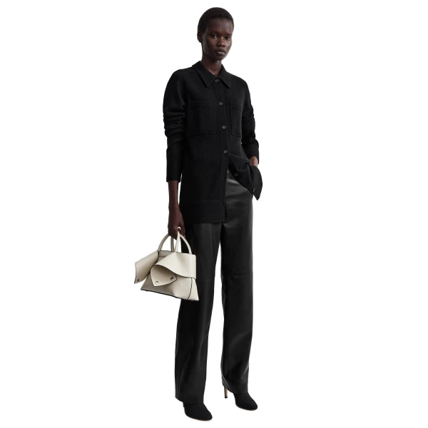 Toteme Cashmere shirt in Black, view 2
