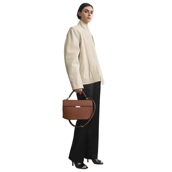 Clip grained-leather top handle in Sienna - Image 3