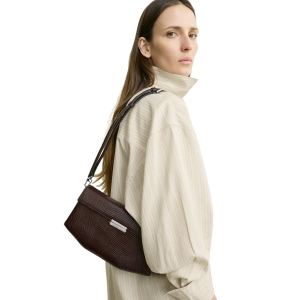 Clip lizard-embossed clutch in Brown - Image 2