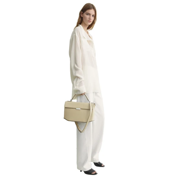 Clip polished-leather top handle in Cashew - Image 3