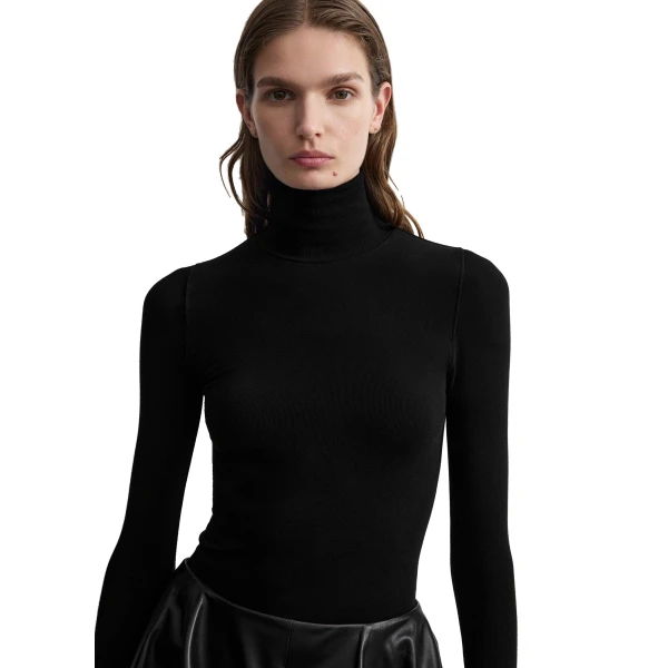 Toteme Compact jersey turtleneck in Black, view 5