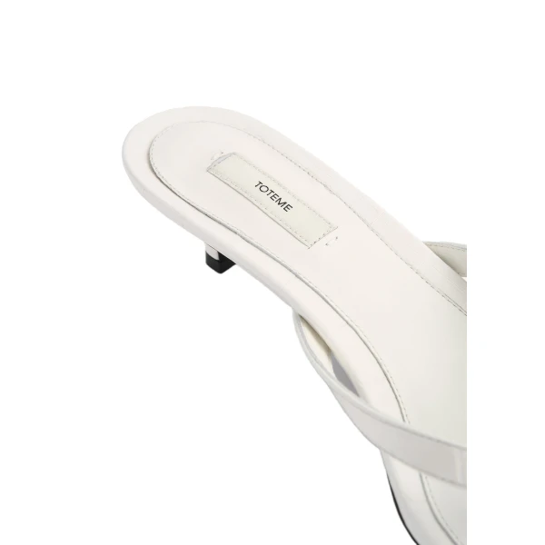 Croco-embossed heeled flip flops in Off-white - Image 5