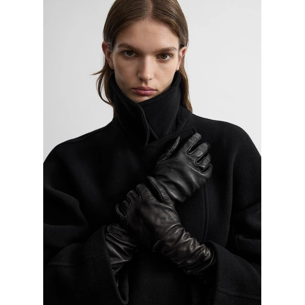Extra-long leather gloves in Black - Image 2