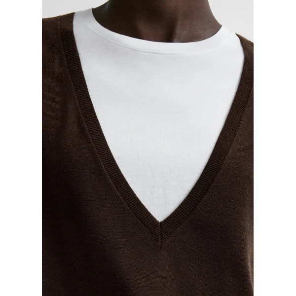 Toteme Fine v-neck knit in Fondante, view 5