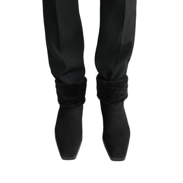 Fold-down shearling boots in Black - Image 2