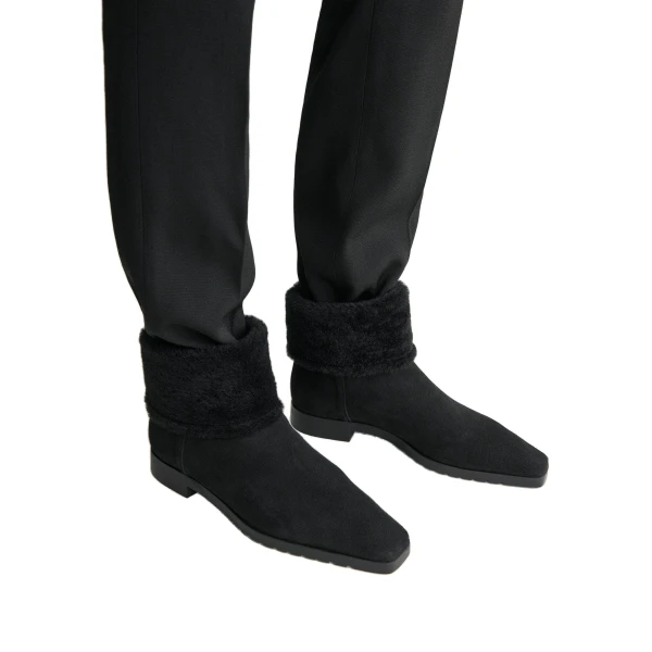 Fold-down shearling boots in Black - Image 3