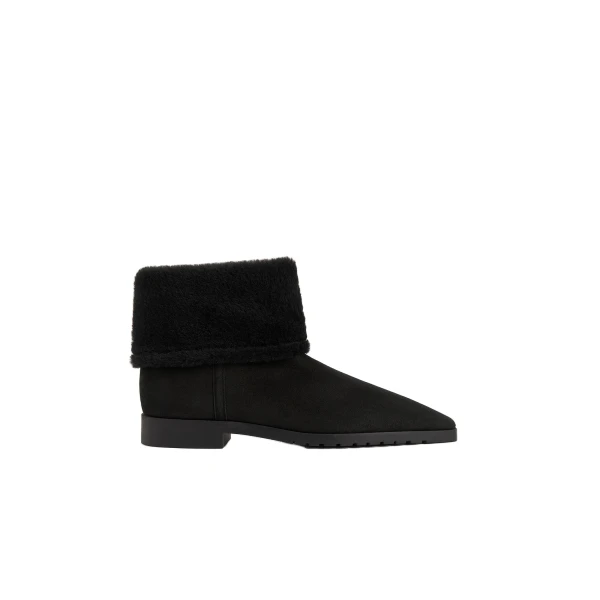 Fold-down shearling boots in Black
