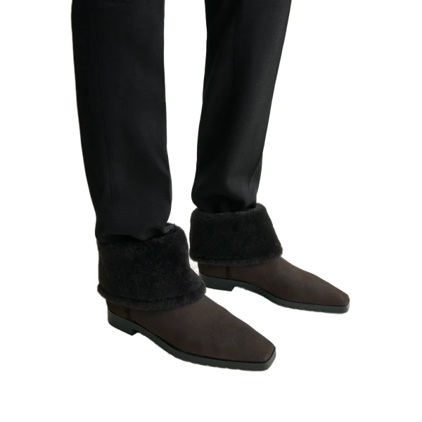 Fold-down shearling boots in Pepper - Image 3