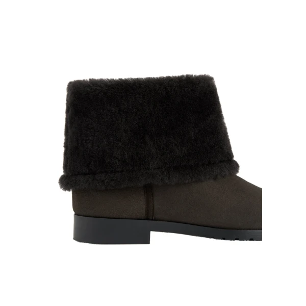 Fold-down shearling boots in Pepper - Image 5