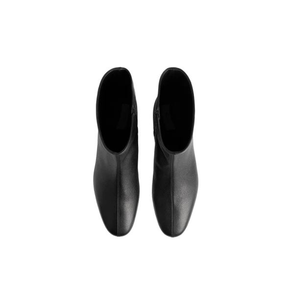 Grained-leather ankle boots in Black - Image 4