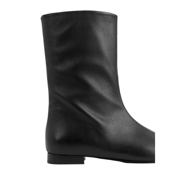 Grained-leather ankle boots in Black - Image 5