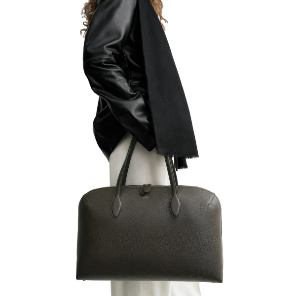 Grained-leather day tote in Dark chocolate - Image 2