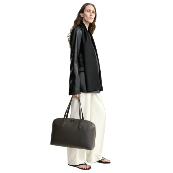 Grained-leather day tote in Dark chocolate - Image 3