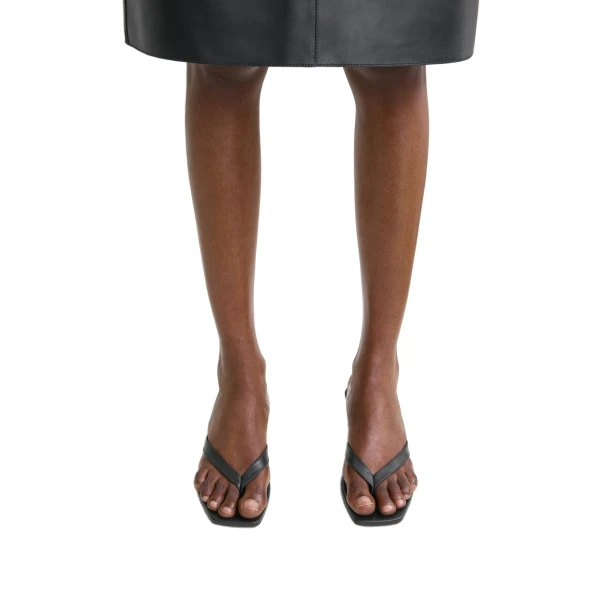 Leather heeled flip flops in Black - Image 2